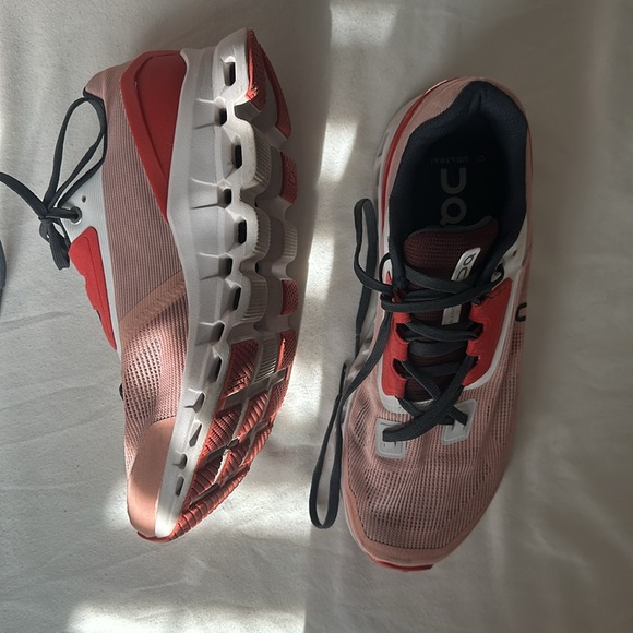 CLOUDSTRATUS - Picture 2 of 3